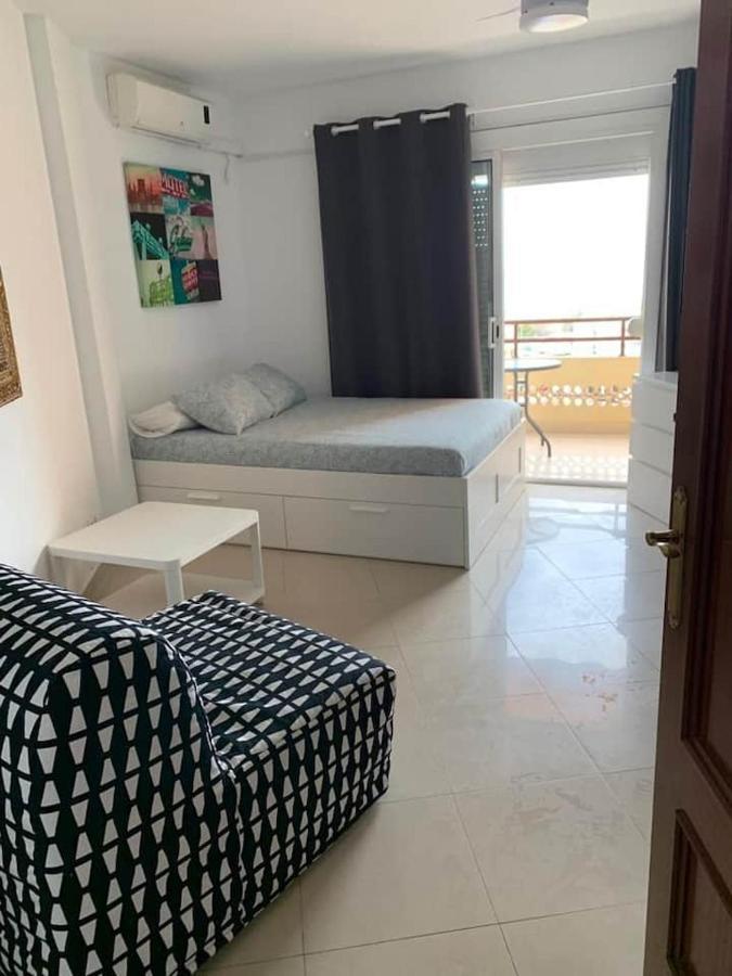 Apartment In Torremolinos Close To Beach Buitenkant foto