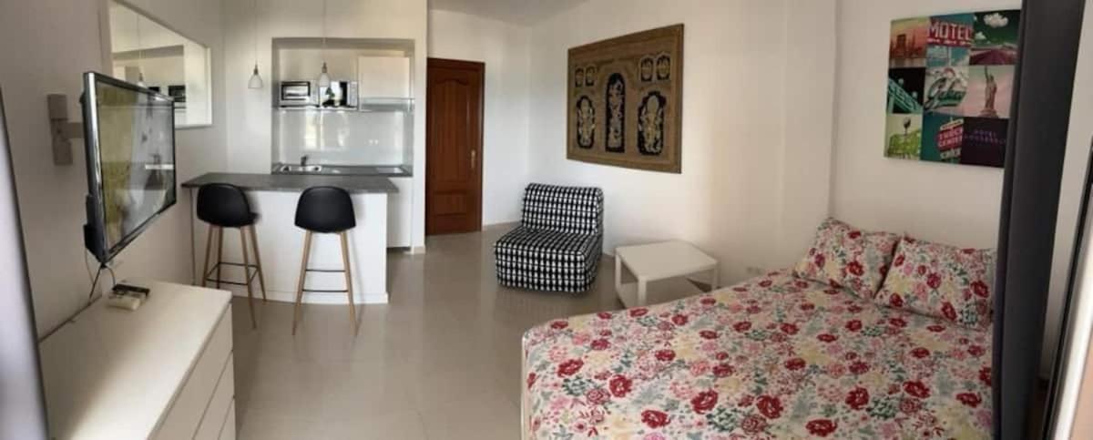 Apartment In Torremolinos Close To Beach Buitenkant foto